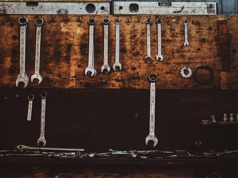 Rangement outils garage : retrouver le bon tournevis en dix secondes