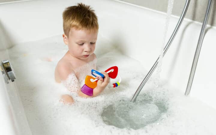Kids’ Bathroom Organization Ideas That Survive Bath Time